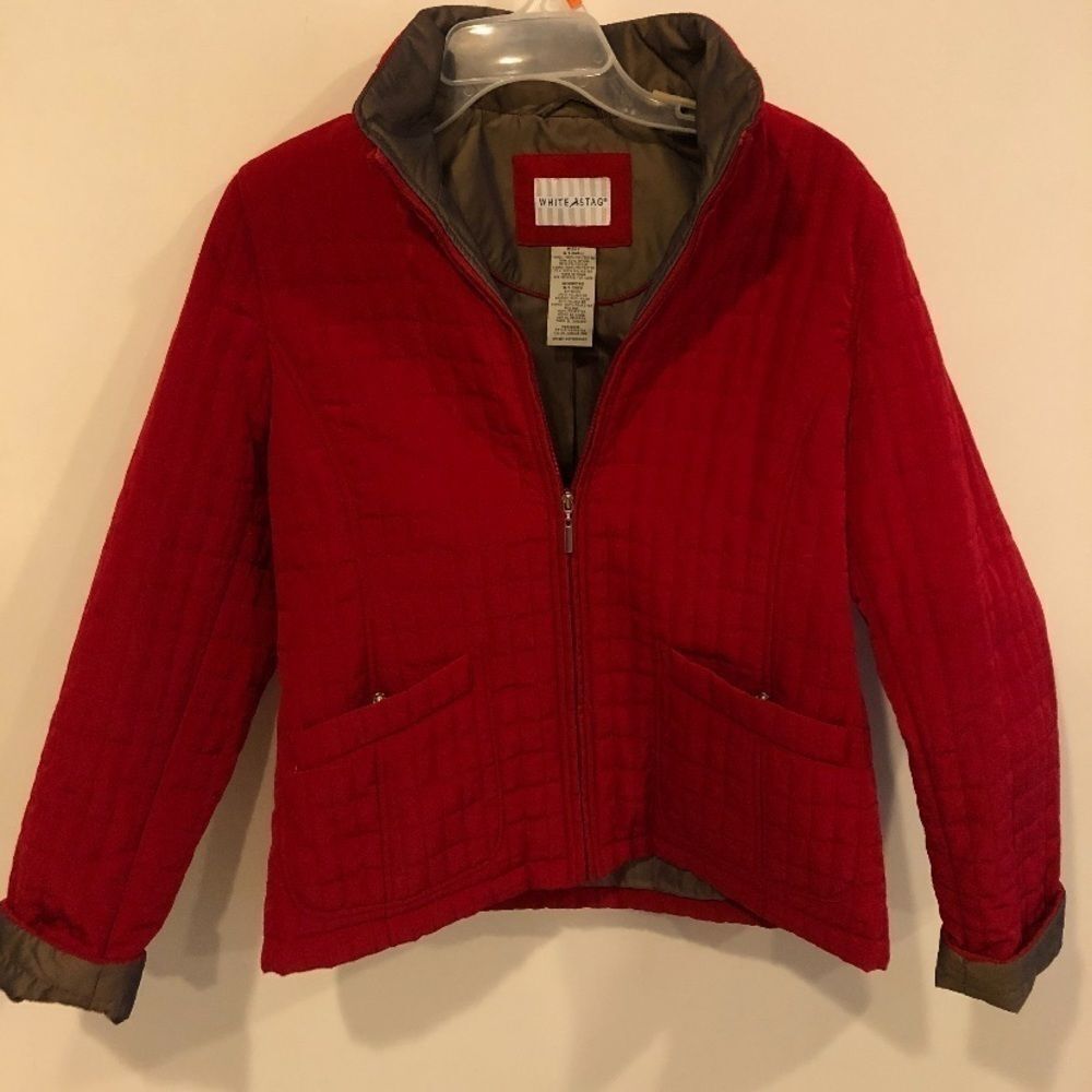 New; 
Output: WHITE STAG Womens Small Jubilee Red Quilted Jacket - New